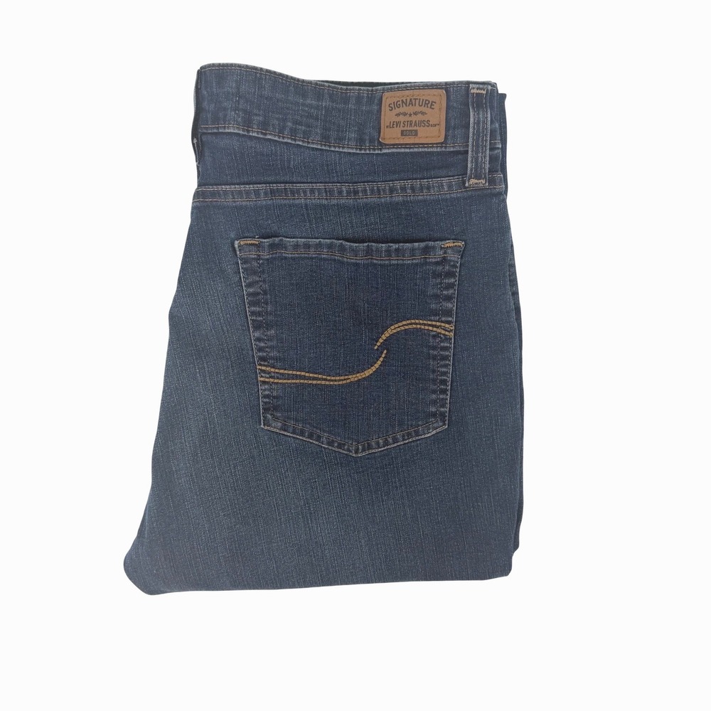Signature by Levi Strauss Women Dark Wash Totally Shaping Bootcut Jeans 14M W32